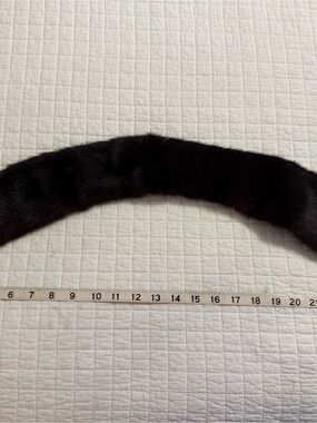 Women’s Dark Brown Mink Fur Collar Accessory